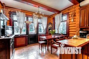 Дом 700м², 3-этажный, участок 15 сот.  