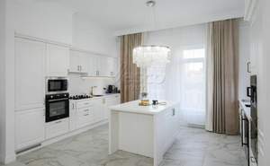 Дом 625м², 2-этажный, участок 8 сот.  