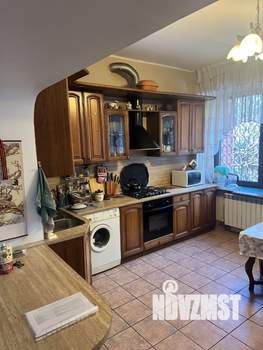 Коттедж 477м², 3-этажный, участок 20 сот.  