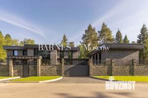 Дом 1700м², 2-этажный, участок 46 сот.  