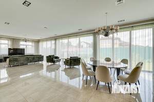 Дом 900м², 2-этажный, участок 18 сот.  