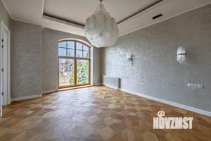 Дом 1000м², 2-этажный, участок 19 сот.  