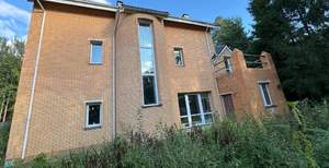 Дом 300м², 3-этажный, участок 6 сот.  