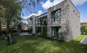 Дом 586м², 2-этажный, участок 21 сот.  