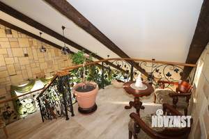 Коттедж 425м², 3-этажный, участок 15 сот.  