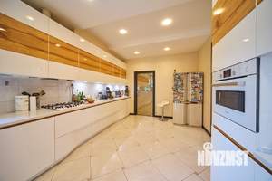 Коттедж 700м², 3-этажный, участок 13 сот.  