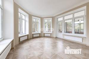 Дом 1000м², 3-этажный, участок 16 сот.  