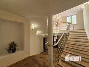 Таунхаус 368м², 3-этажный, участок 1 сот.  