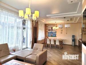 Таунхаус 285м², 2-этажный, участок 5 сот.  