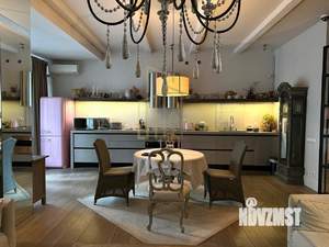 Таунхаус 230м², 3-этажный, участок 3 сот.  