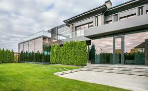 Дом 1300м², 2-этажный, участок 15 сот.  