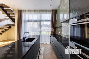 Коттедж 142м², 2-этажный, участок 6 сот.  