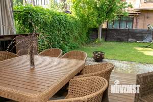 Дом 259м², 2-этажный, участок 6 сот.  