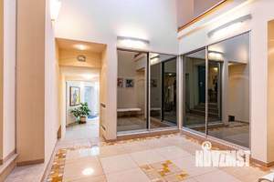 Коттедж 500м², 4-этажный, участок 15 сот.  