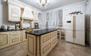 Дом 692м², 4-этажный, участок 17 сот.  