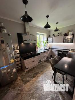 Коттедж 250м², 3-этажный, участок 5 сот.  
