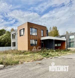 Дом 298м², 2-этажный, участок 10 сот.  