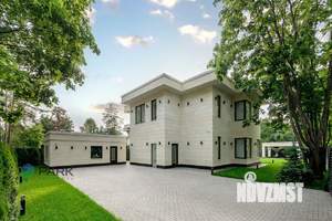 Коттедж 300м², 2-этажный, участок 10 сот.  