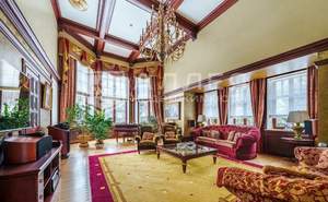 Дом 760м², 2-этажный, участок 60 сот.  