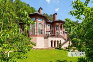 Коттедж 761м², 2-этажный, участок 60 сот.  