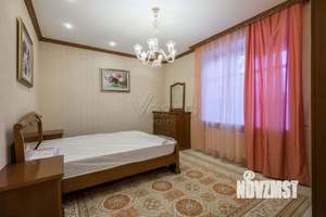 Коттедж 1200м², 3-этажный, участок 93 сот.  