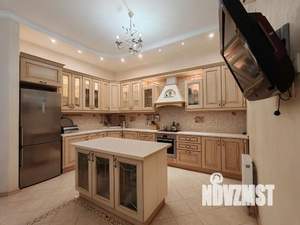 Коттедж 670м², 3-этажный, участок 16 сот.  