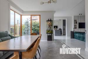 Дом 400м², 2-этажный, участок 18 сот.  