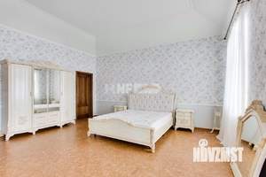 Дом 1000м², 3-этажный, участок 19 сот.  