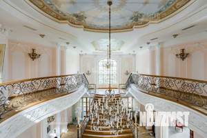 Дом 675м², 2-этажный, участок 18 сот.  