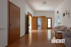 Коттедж 384м², 2-этажный, участок 15 сот.  