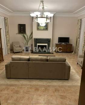 Дом 475м², 3-этажный, участок 16 сот.  