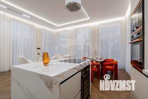 Дом 250м&sup2;, 2-этажный, участок 6 сот.  