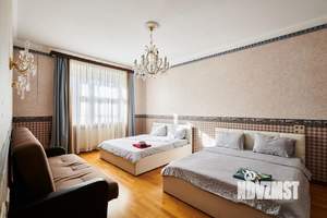 Дом 1500м², 4-этажный, участок 40 сот.  