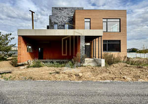 Дом 372м², 3-этажный, участок 10 сот.  