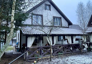 Дом 201м&sup2;, 3-этажный, участок 8 сот.  