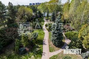 Коттедж 740м², 3-этажный, участок 30 сот.  