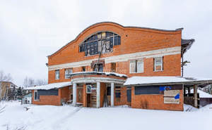 Дом 1500м², 3-этажный, участок 30 сот.  