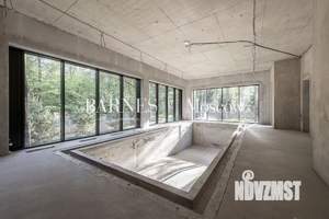 Дом 1700м², 2-этажный, участок 46 сот.  