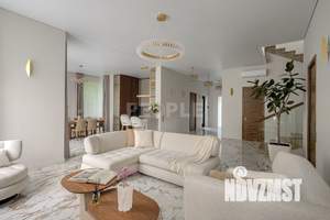 Дом 250м², 2-этажный, участок 10 сот.  