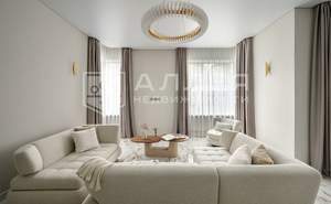 Дом 250м², 2-этажный, участок 10 сот.  