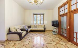 Дом 602м&sup2;, 2-этажный, участок 40 сот.  