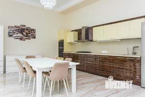 Дом 450м², 2-этажный, участок 7 сот.  