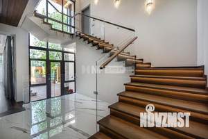 Дом 590м², 2-этажный, участок 15 сот.  