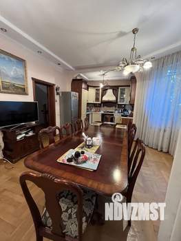 Коттедж 450м², 3-этажный, участок 12 сот.  