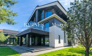 Дом 1500м², 3-этажный, участок 22 сот.  