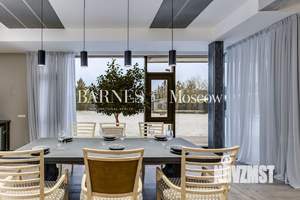 Дом 800м&sup2;, 2-этажный, участок 15 сот.  