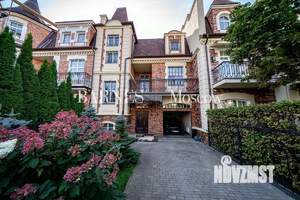 Таунхаус 293м&sup2;, 3-этажный, участок 3 сот.  