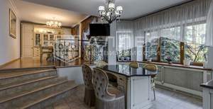 Дом 760м², 3-этажный, участок 30 сот.  