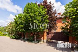Дача 530м², 3-этажный, участок 10 сот.  