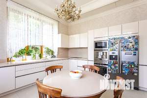 Дом 650м², 3-этажный, участок 20 сот.  